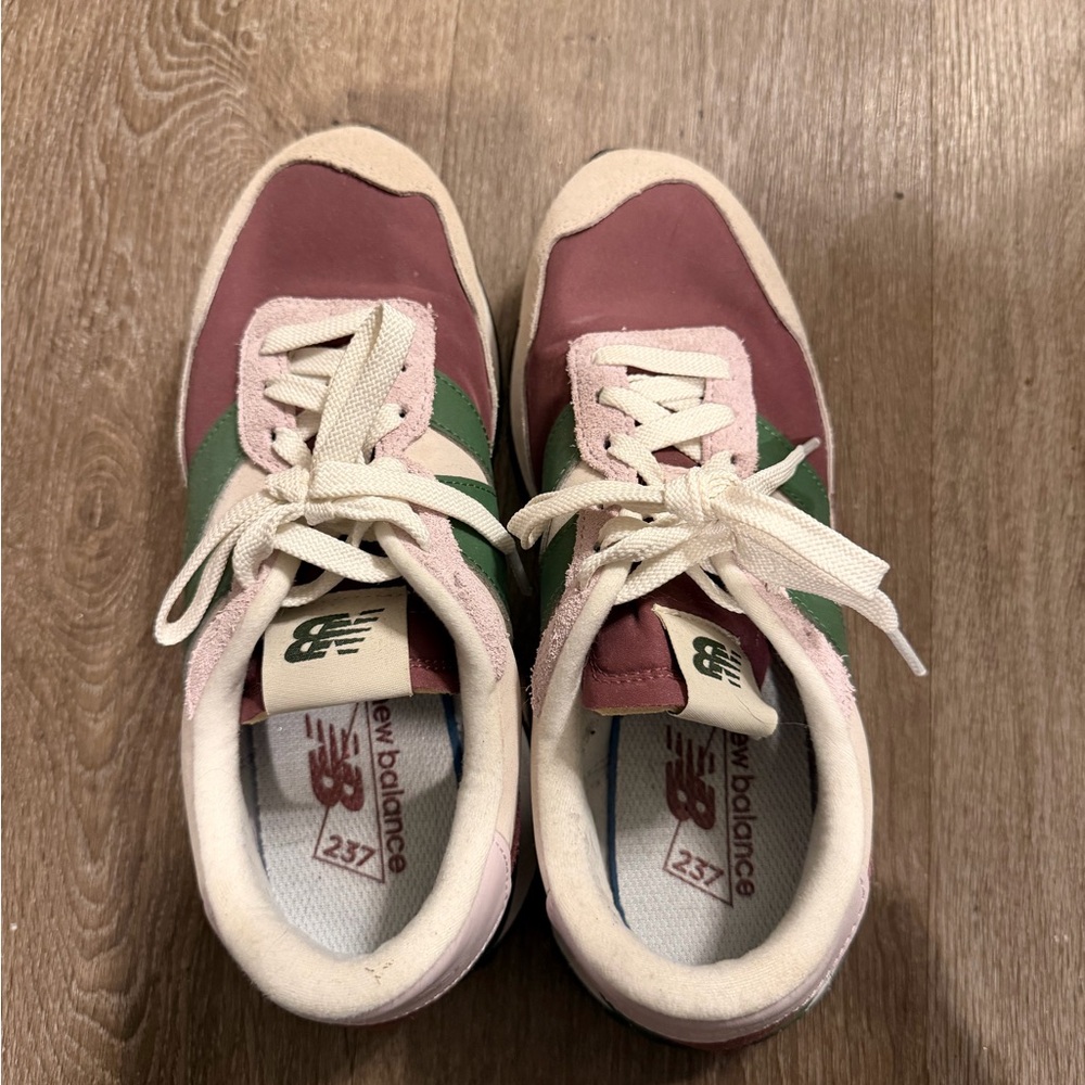 New Balance 237 Women’s 8 - Picture 2 of 7